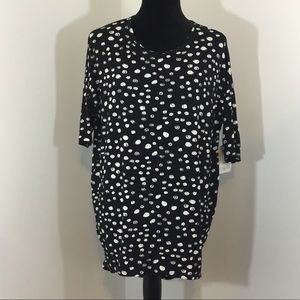 𝅺nwt LuLaRoe Tunic Top